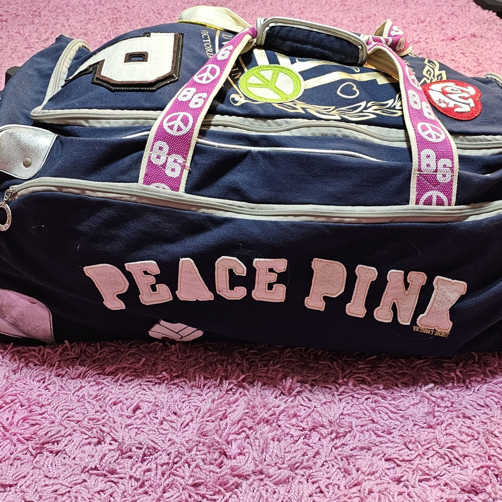 PINK Victoria's Secret Vintage Rolling Duffle - Picture 6 of 10